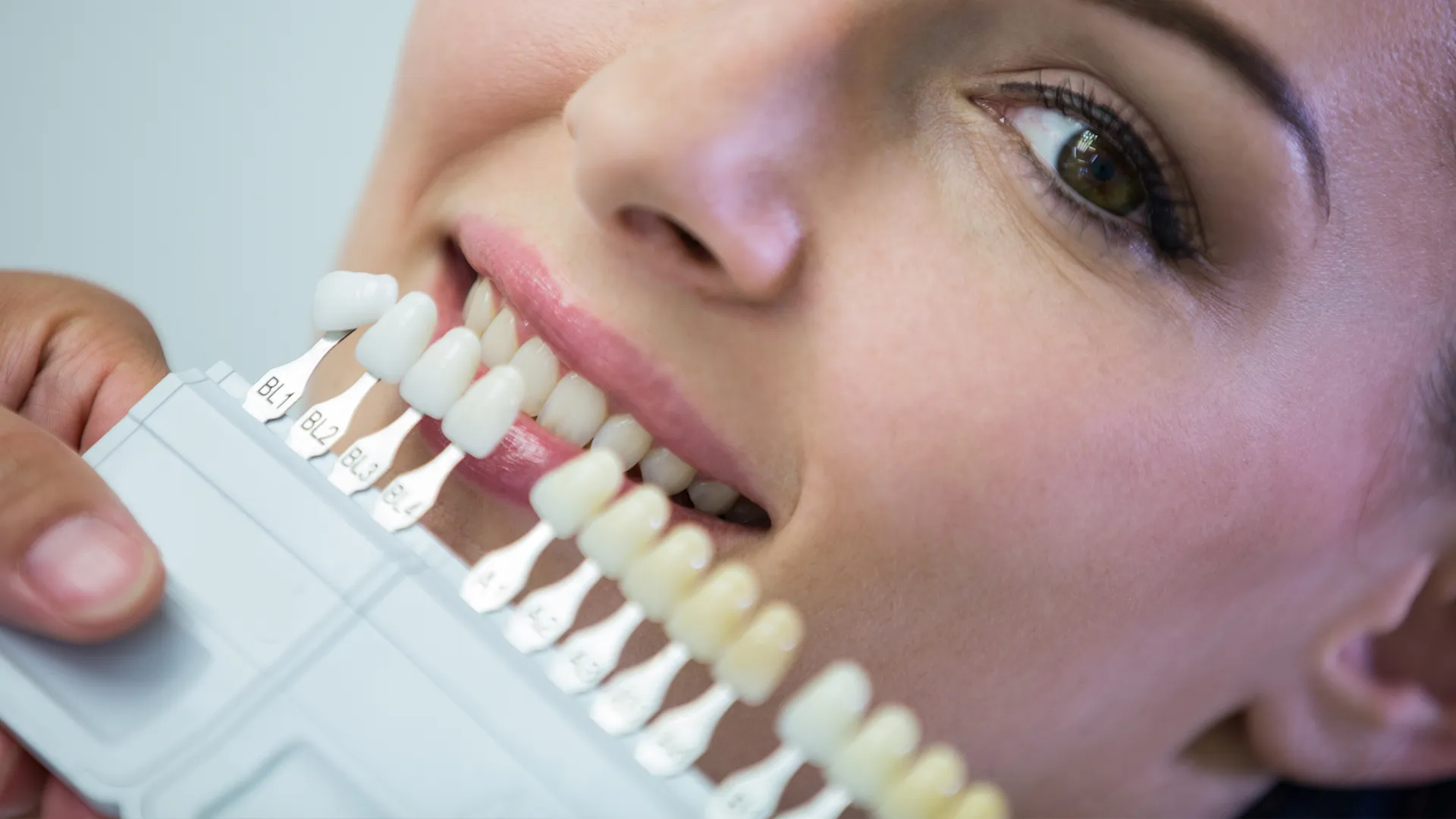 Pose d’implants dentaires à la Clinique de chirurgie dentaire Les 8 à Hognoul, près de Liège